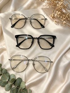 Các mẫu gọng kính cận nam nữ đa dạng kiểu dáng gọng tròn kim loại và gọng vuông nhựa