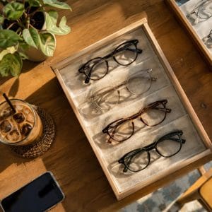 Màn hình trưng bày các bộ sưu tập mắt kính thời trang đa dạng của Lumi Eyewear
